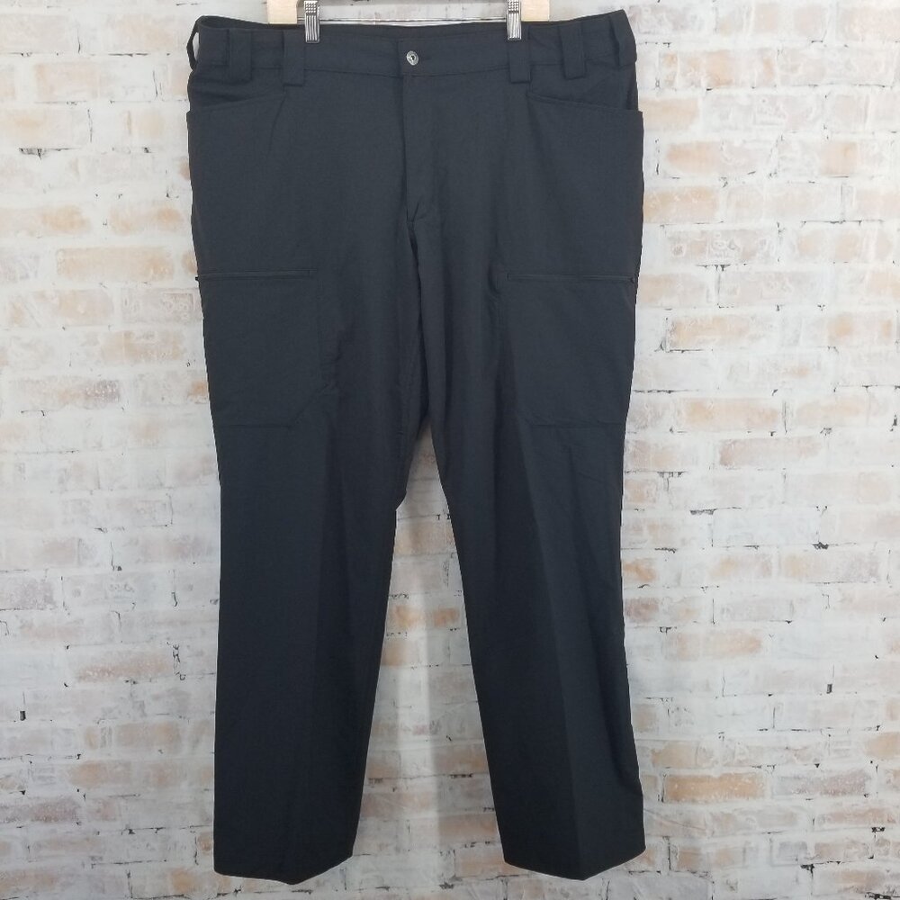Duluth Trading Co Flexpedition Black Nylon Cargo Pants Mens 42 x 34 Standard Fit